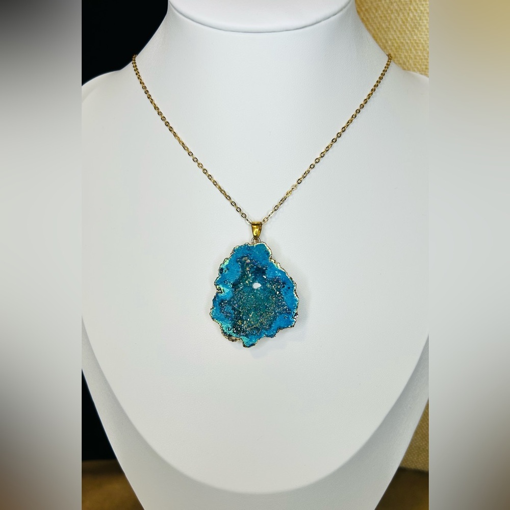 Blue Natural Agate Quarts Golden Necklace - Picture 2 of 5